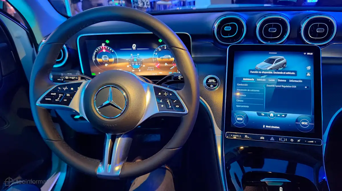 Interior de la Mercedes-Benz GLC 2023