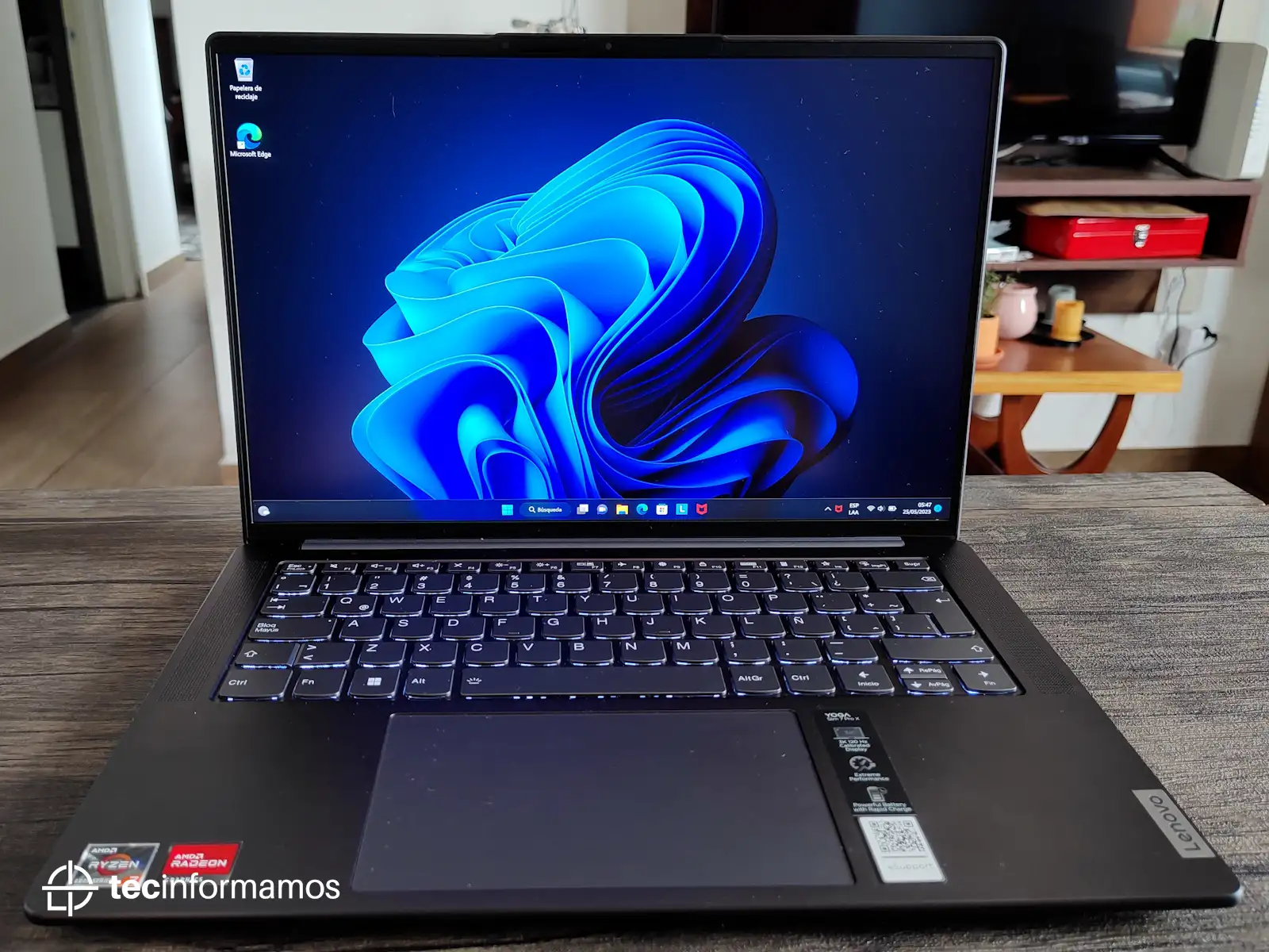 Diseño Lenovo Yoga Slim 7 Pro X