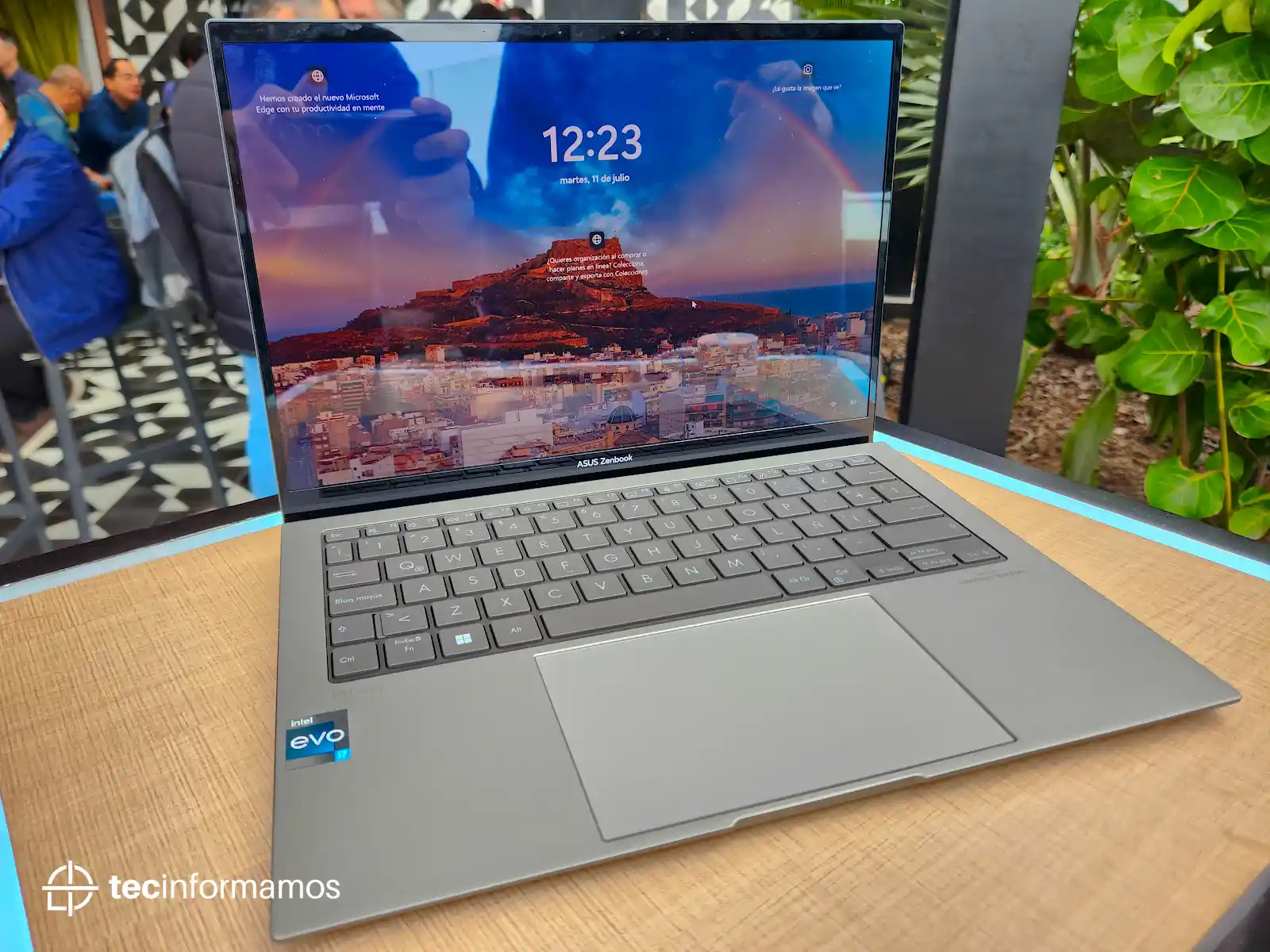 ASUS Zenbook S 13 OLED