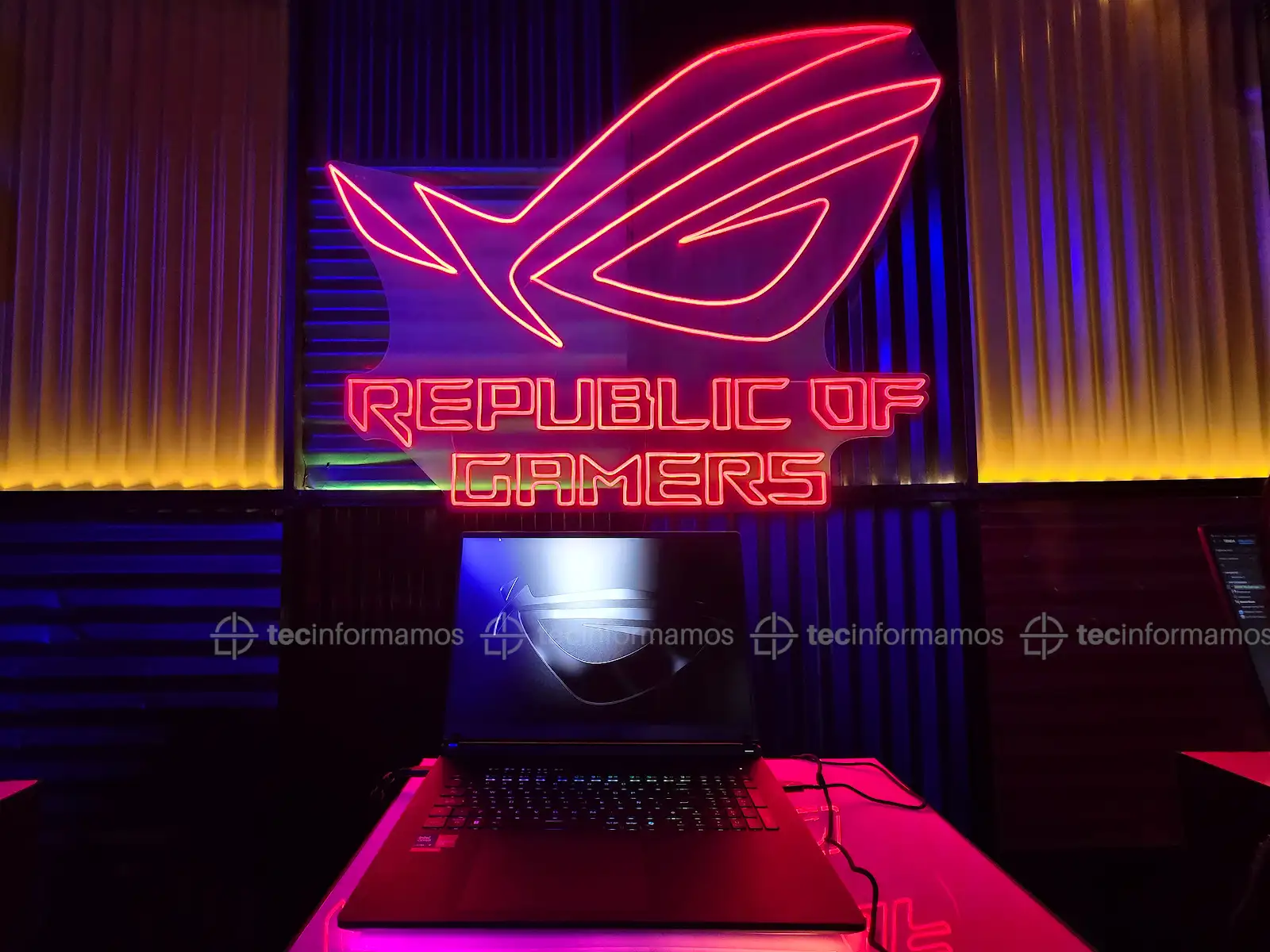 ROG Strix SCAR 18 Perú
