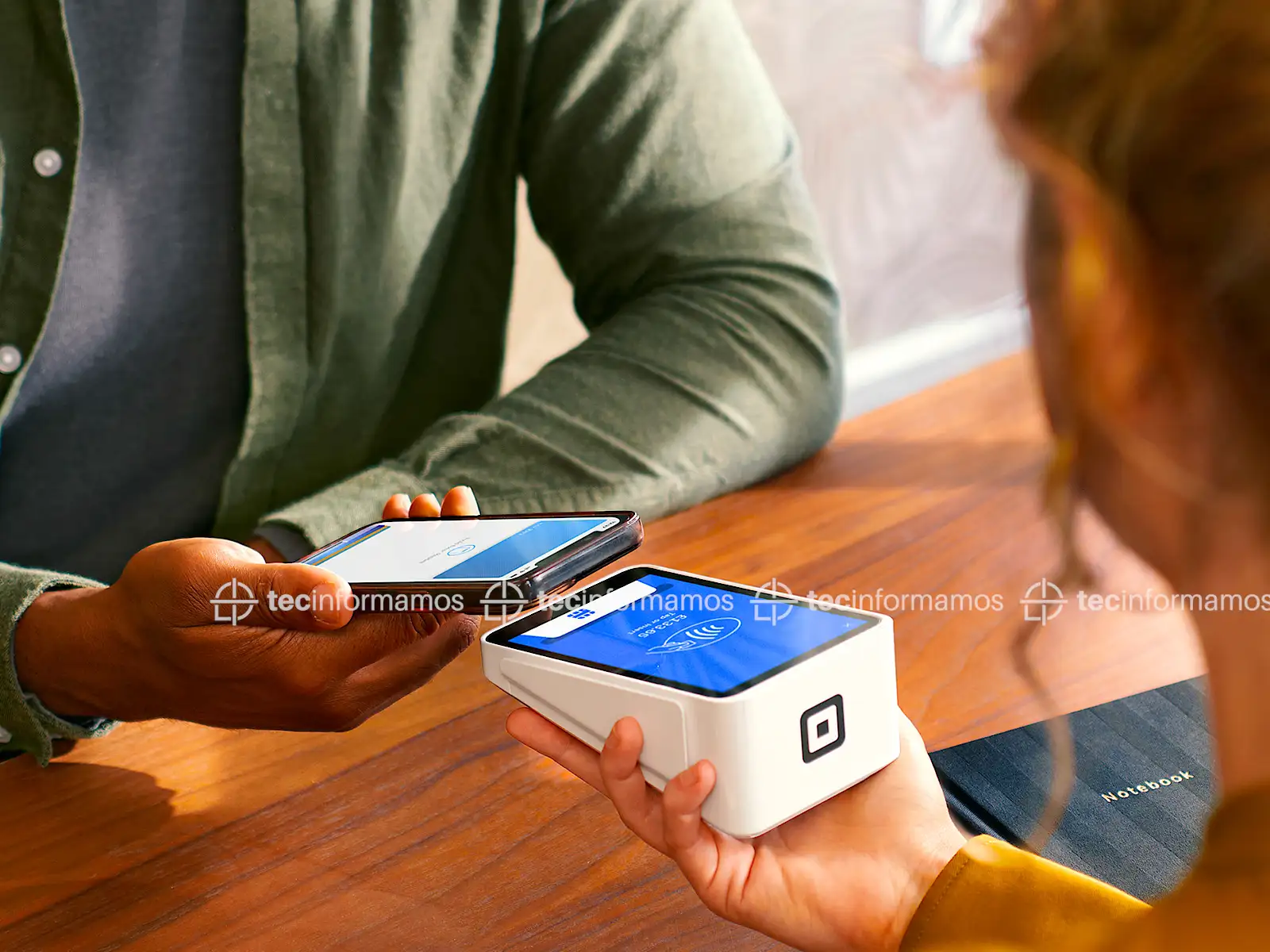 NFC 15 Perú smartphone