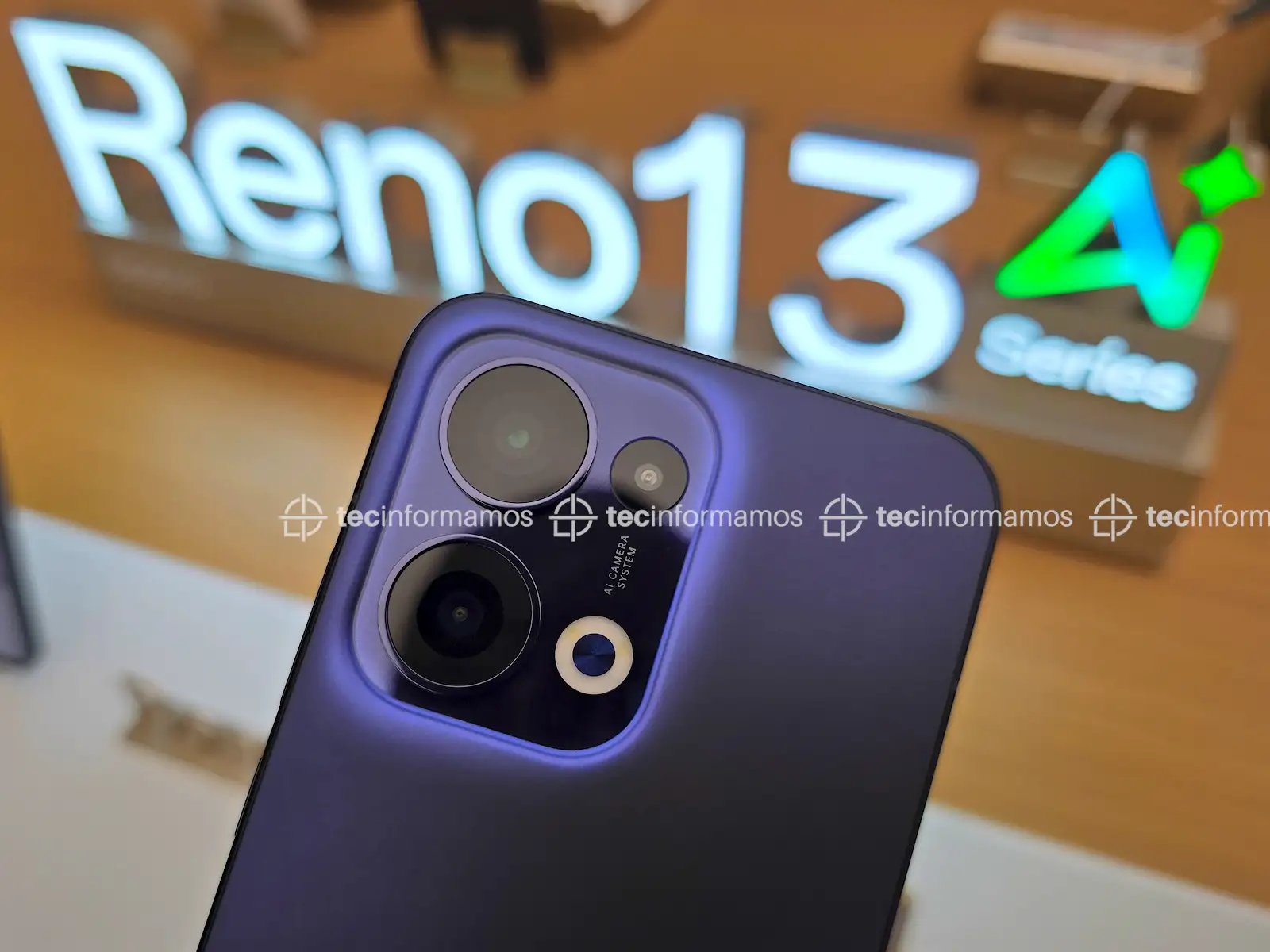 OPPO Reno13 5G Perú