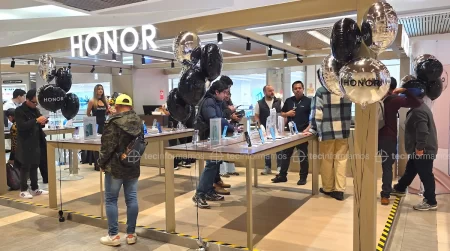 HONOR Isla de Experiencia Jockey Plaza